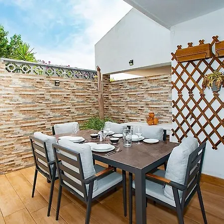 Beautiful And Quiet Family Townhouse In Great Location Casa de Férias Marbella