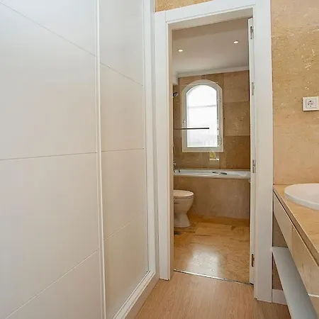 Beautiful And Quiet Family Townhouse In Great Location Casa de Férias Marbella